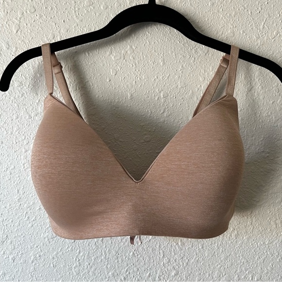 Victoria's Secret Other - Victoria’s Secret Nude/Beige Lightly Lined No Underwire T-shirt Bra Size 34DD
